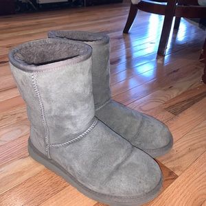 gray uggs